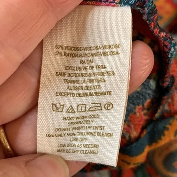 🚫SOLD🚫
Free People Paisley Print Silky Sleeveless Dress Size 0 - Picture 5 of 7